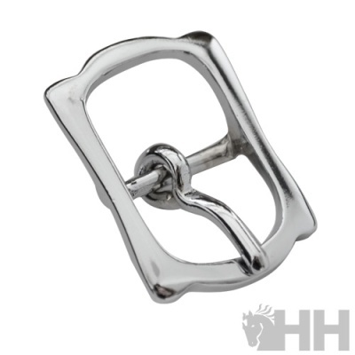 Fivela metálica prateada com design ondulado