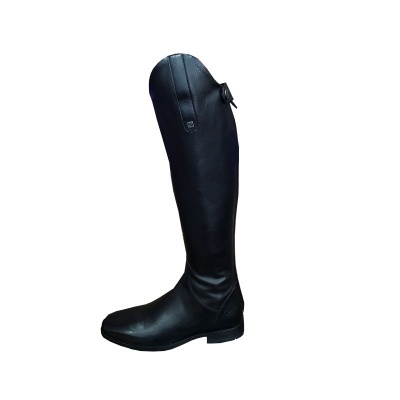 Bota alta preta em couro com laço no topo