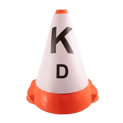 Cone de sinalização branco com base alaranjada e letras K e D