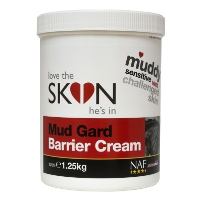 Frasco de creme NAF Mud Gard Barrier Cream 1.25 kg branco com texto preto e vermelho.