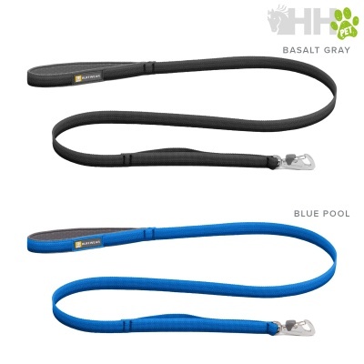 Duas trelas para cão, cinza basalt e azul pool, com punho acolchoado e fecho metálico