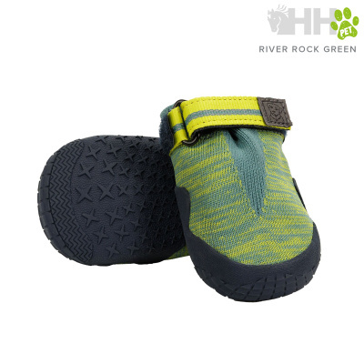 Chuteiras para cão verdes com faixa amarela e sola preta antiderrapante