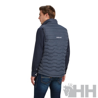 Colete azul escuro acolchoado ARIAT visto de costas num homem