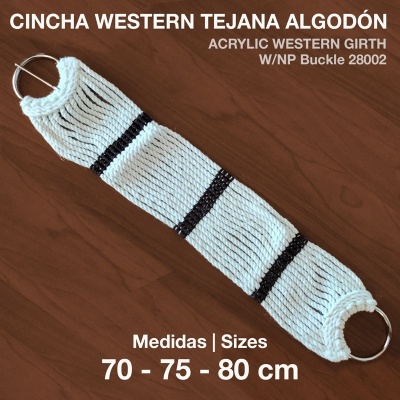 Cincha Western Tejana branca e preta com argolas metálicas sobre madeira