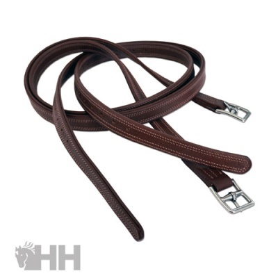 Rédeas em couro castanho com fivelas metálicas prateadas