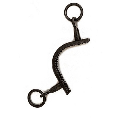 Freio para cavalo em metal preto com bocais serrilhados