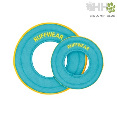 Dois brinquedos anel para cães azuis com contorno amarelo e texto RUFFWEAR.