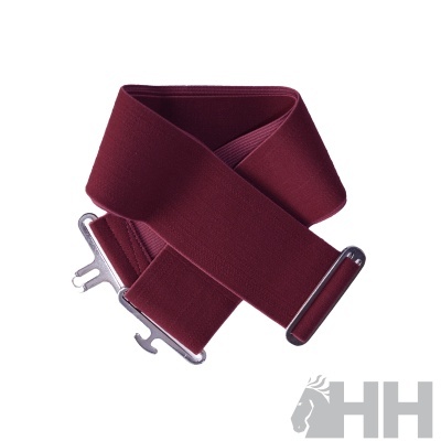 Cinta elástica bordô com fivelas metálicas em fundo branco