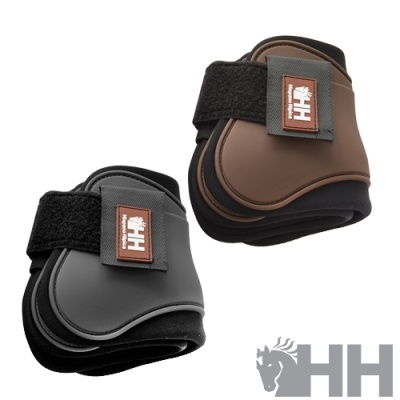 Dois protetores para pernas de cavalo em cinzento e castanho com fechos de velcro e etiquetas HH
