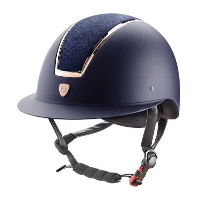 Capacete de equitação azul escuro com detalhes metálicos e correia preta