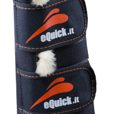 Proteção de canela preta para equitação com forro branco e texto 'eQuick.it'