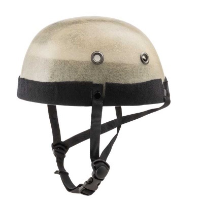 Capacete de protecção bege com faixa preta e cintas ajustáveis