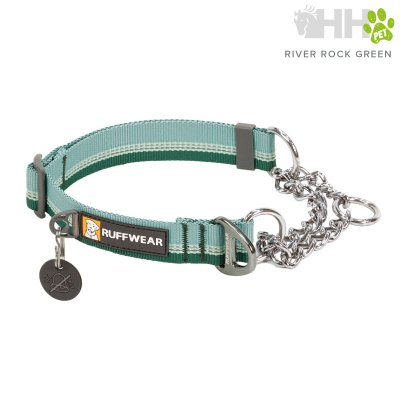 Coleira para cão verde com corrente metálica e etiqueta RUFFWEAR