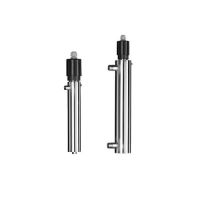 Dois cilindros metálicos com componentes pretos, isolados em fundo branco