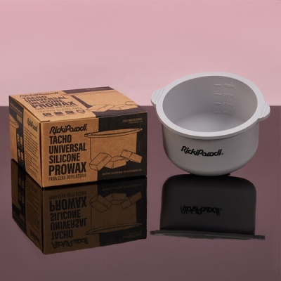Tacho universal de silicone cinza Claro RickiParodi para cera depilatória com embalagem de papelão