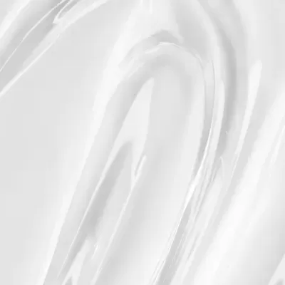 Gel transparente brilhante e viscosa em fundo branco