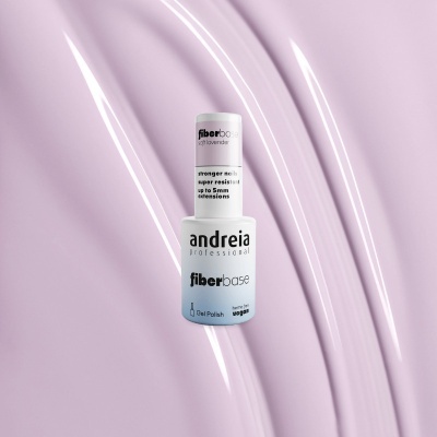 Frasco de verniz gel Andreia Professional cor soft lavender sobre fundo lavanda brilhante