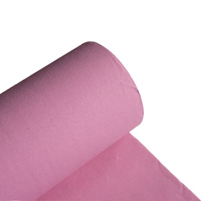 Rolo de tecido rosa suave