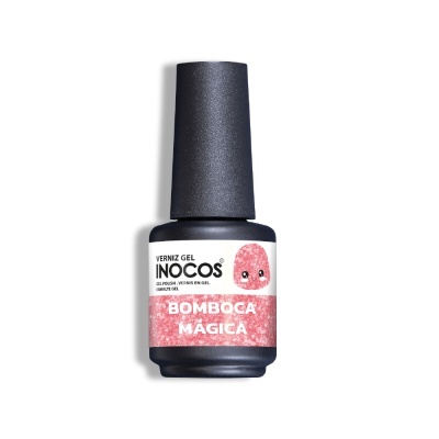Frasco de verniz gel Inocos com rótulo branco e rosa