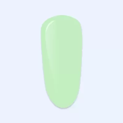 Amostra de verniz de unha verde claro brilhante sobre fundo cinzento claro