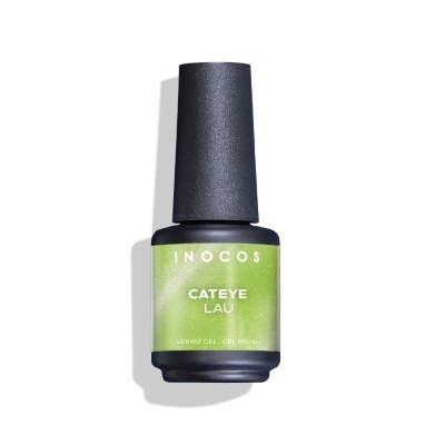 Frasco de verniz gel para unhas verde com rótulo branco e tampa preta.