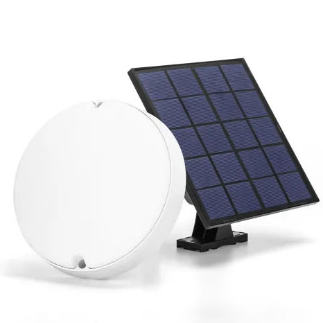 Painel solar azul escuro com dispositivo branco redondo