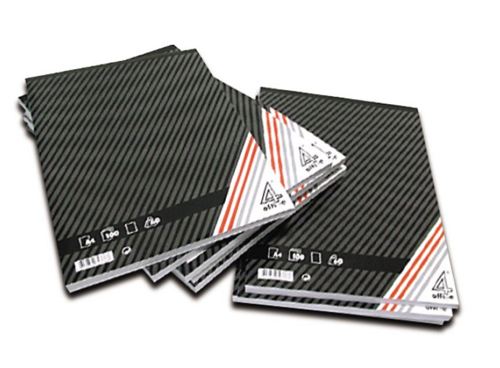 Cinco cadernos pretos com riscas e detalhes em branco e laranja