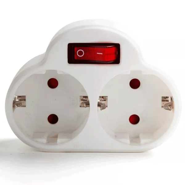 Adaptador elétrico branco com duas tomadas e interruptor vermelho