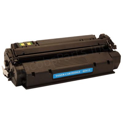 Cartucho de toner preto para impressora com etiqueta azul e texto Q2613