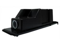 Reservatório de água preto com aberturas e divisórias internas