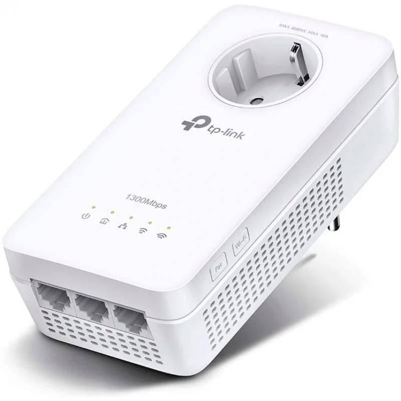 Adaptador de rede branco tp-link com três portas Ethernet e tomada integrada