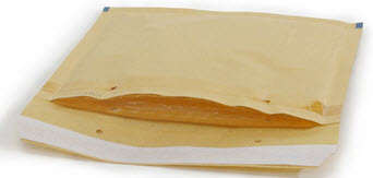 Dois envelopes almofadados de papel castanho claro com interior almofadado branco