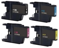 Quatro tinteiros de impressora em preto, ciano, magenta e amarelo com etiquetas LC123.