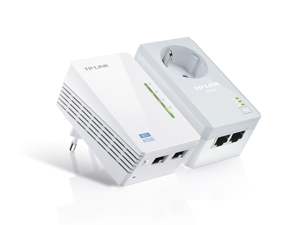Adaptadores TP-LINK brancos com portas Ethernet e LED