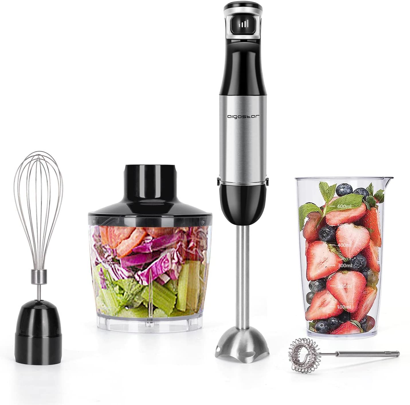 Conjunto de varinha mágica Aigostar com acessórios, copo medidor e picadora com vegetais e frutas.