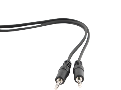 Cabo com duas fichas de áudio jack pretas de 3,5 mm em fundo branco