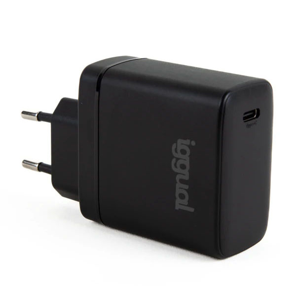 Carregador de parede negro com porta USB-C e ficha europeia