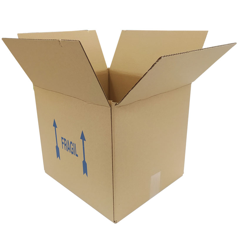 Caixa de cartão castanha aberta com indicação FRAGIL em azul