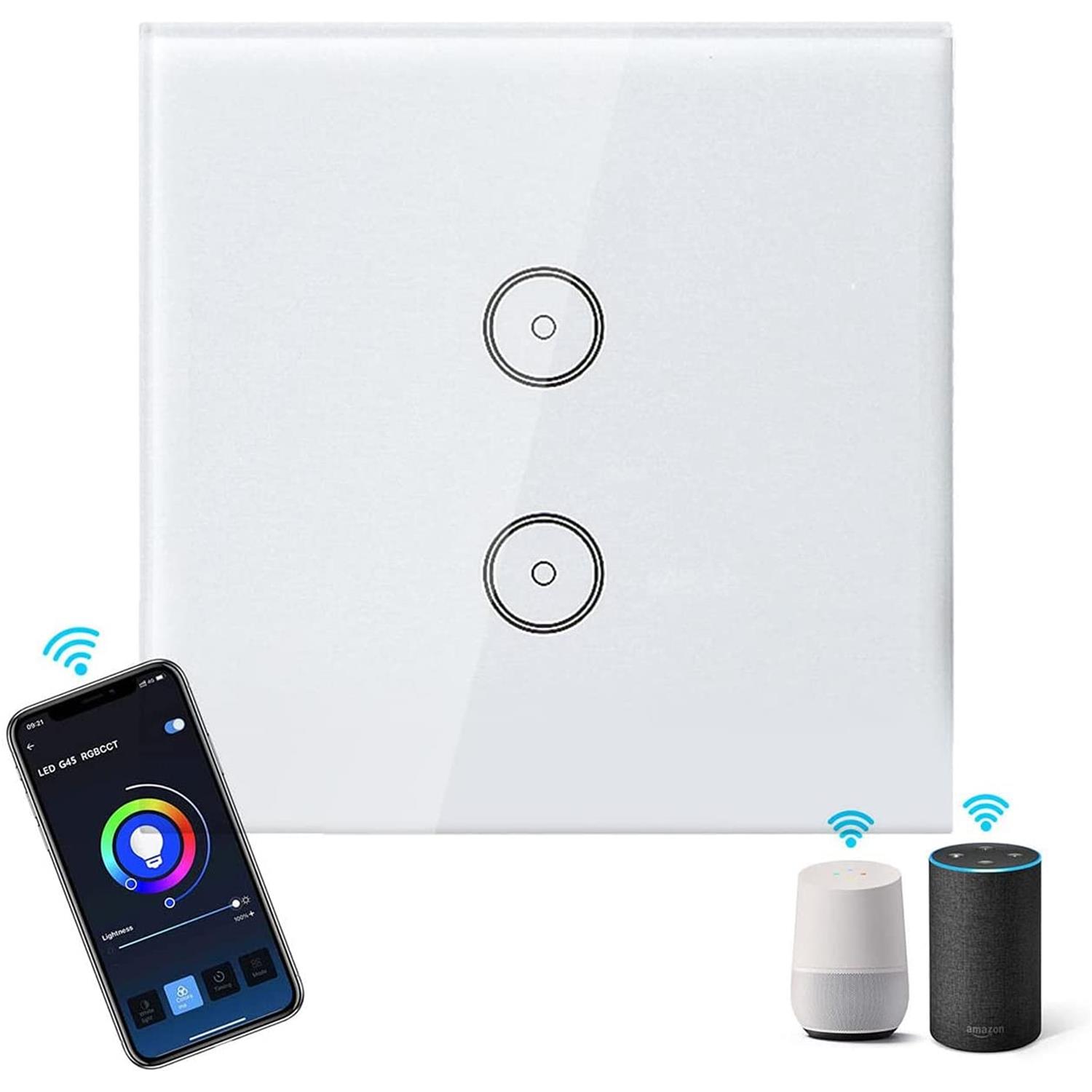 Interruptor táctil de parede branco com dois botões e telemóvel com app de controlo de luz, ao lado de duas colunas inteligentes