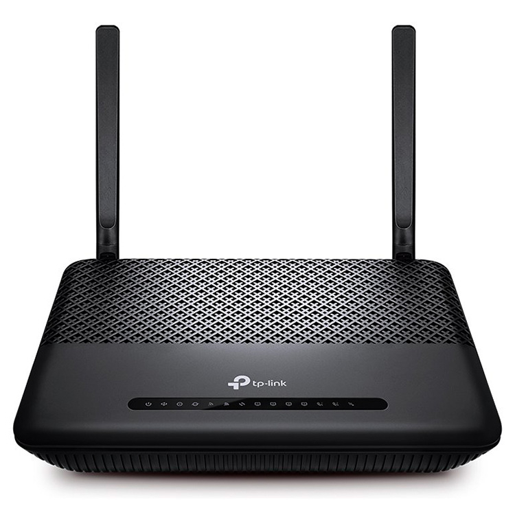 Roteador wireless preto TP-Link com duas antenas verticais e painel frontal com LEDs