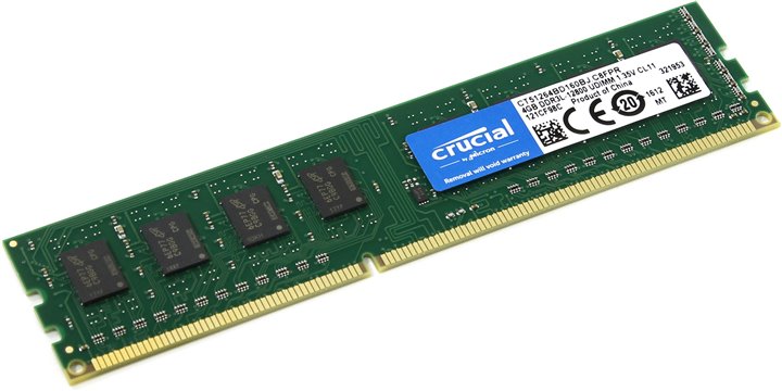 Módulo de memória RAM Crucial DDR4 verde com etiqueta azul e branca