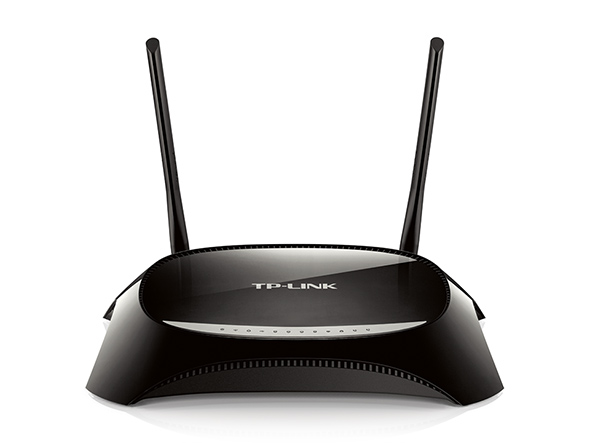Roteador sem fios preto TP-LINK com duas antenas e luzes indicadoras