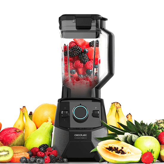 Liquidificador Cecotec com frutas diversas ao redor