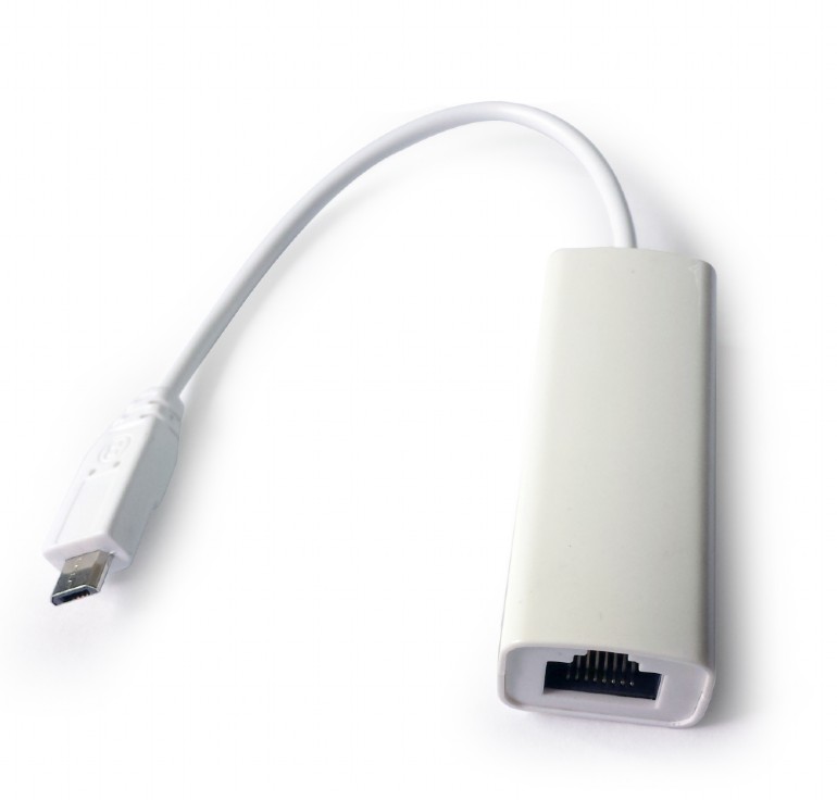 Adaptador branco com cabo curto e conectores USB e RJ-45