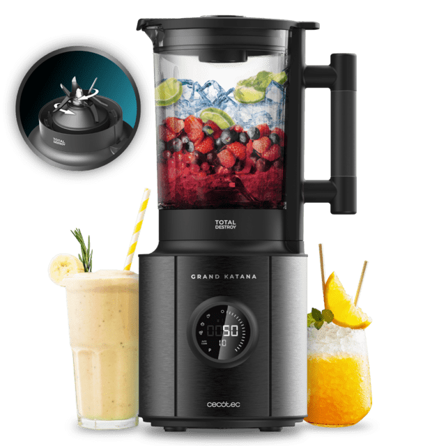 Liquidificador preto e cinzento da marca Cecotec com jarra transparente cheia de frutas e gelo