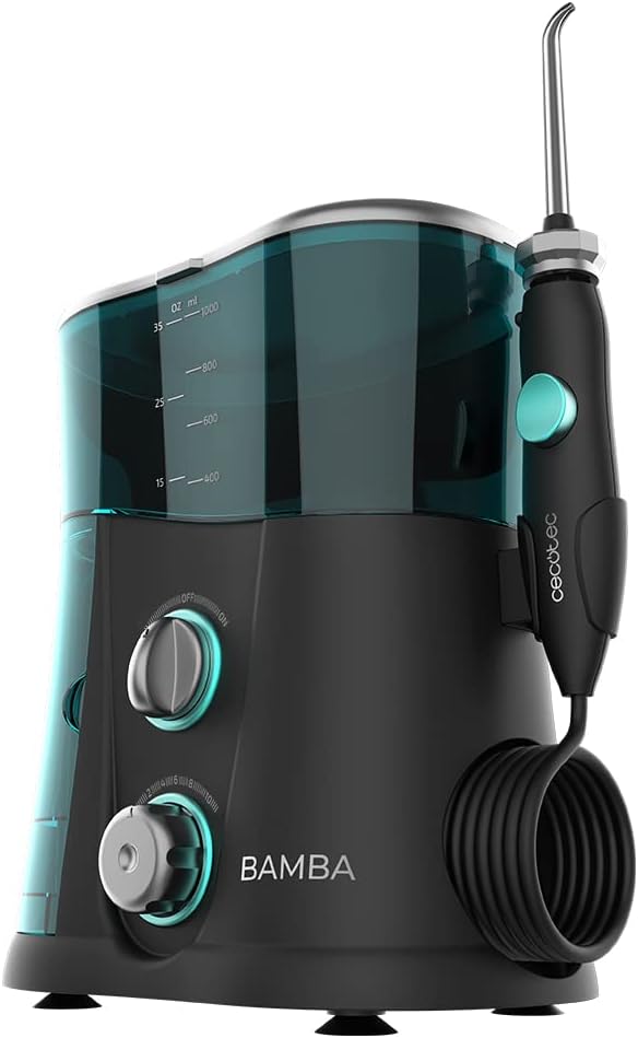 Irrigador oral preto e azul com reservatório translúcido e botões de controlo