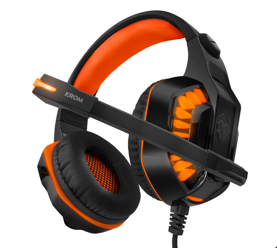Auscultadores gaming pretos com detalhes laranja e microfone