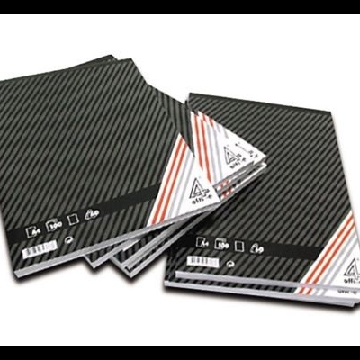 Cinco cadernos pretos com riscas e detalhes em branco e laranja