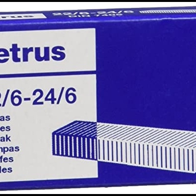 Caixa azul e branca de grapas Petrus 22/6-24/6 com 1000 unidades