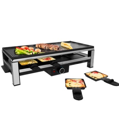 Grelhador elétrico moderno com superfícies para cozinhar e mini panelas em fundo branco